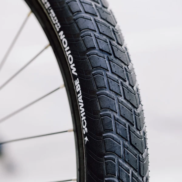 Motion Big Apple Tire (26x2.0) - Image 2